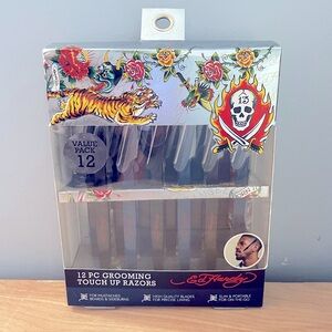 Ed Hardy 12 PC Grooming Touch Up Razors
